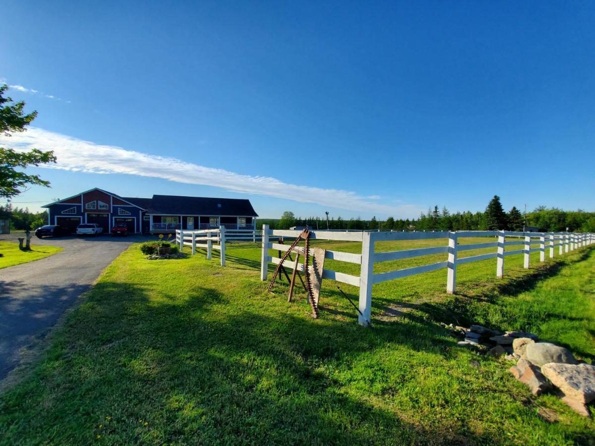 Back Home Bed And Breakfast Membertou エクステリア 写真