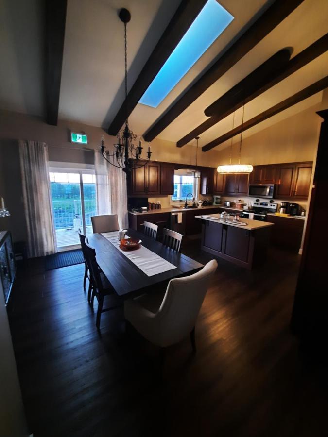 Back Home Bed And Breakfast Membertou エクステリア 写真