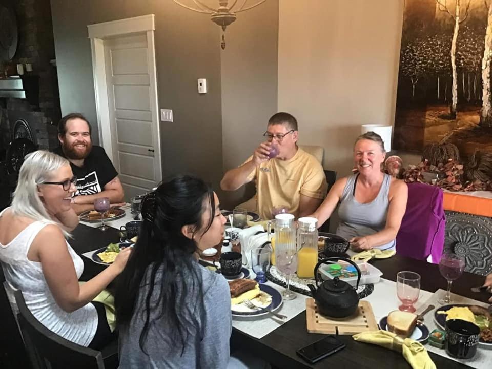 Back Home Bed And Breakfast Membertou エクステリア 写真